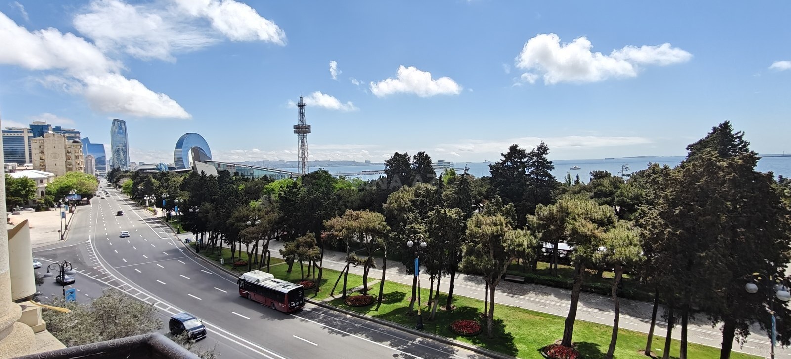 4 otaqlı Köhnə tikili, Sahil m., Bakı