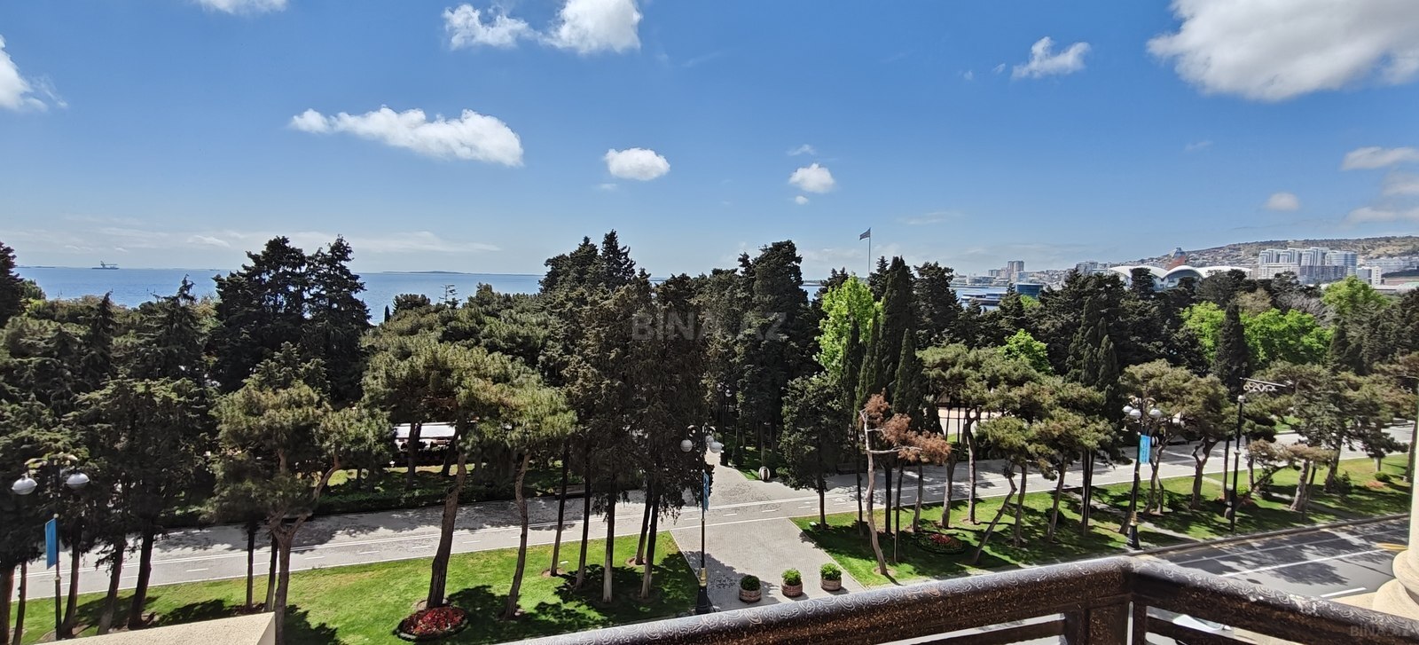 4 otaqlı Köhnə tikili, Sahil m., Bakı