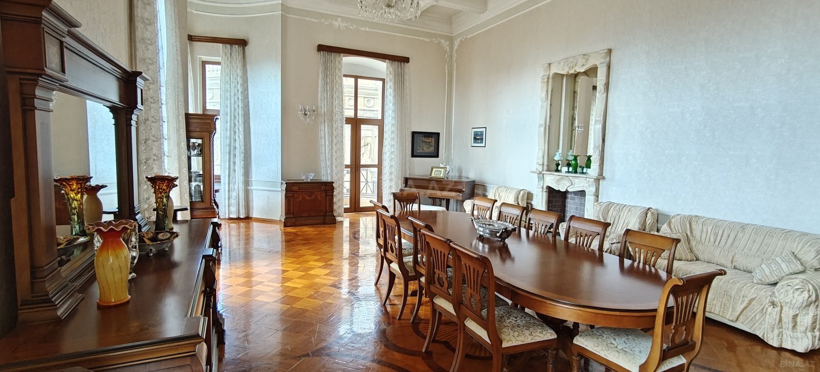 4 otaqlı Köhnə tikili, Sahil m., Bakı