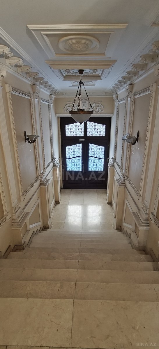 4 otaqlı Köhnə tikili, Sahil m., Bakı