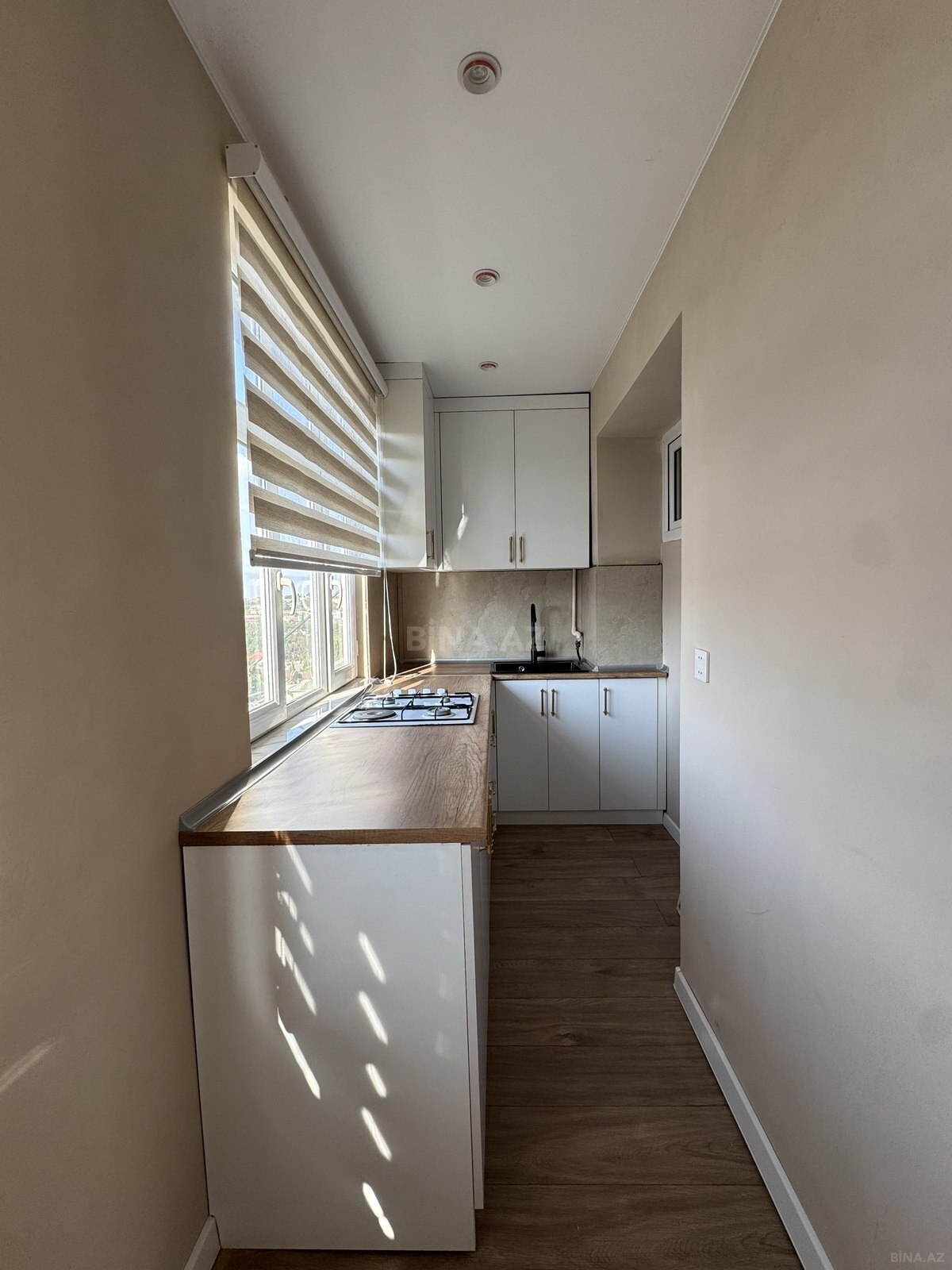 3 otaqlı Köhnə tikili, Bakıxanov q., Bakı
