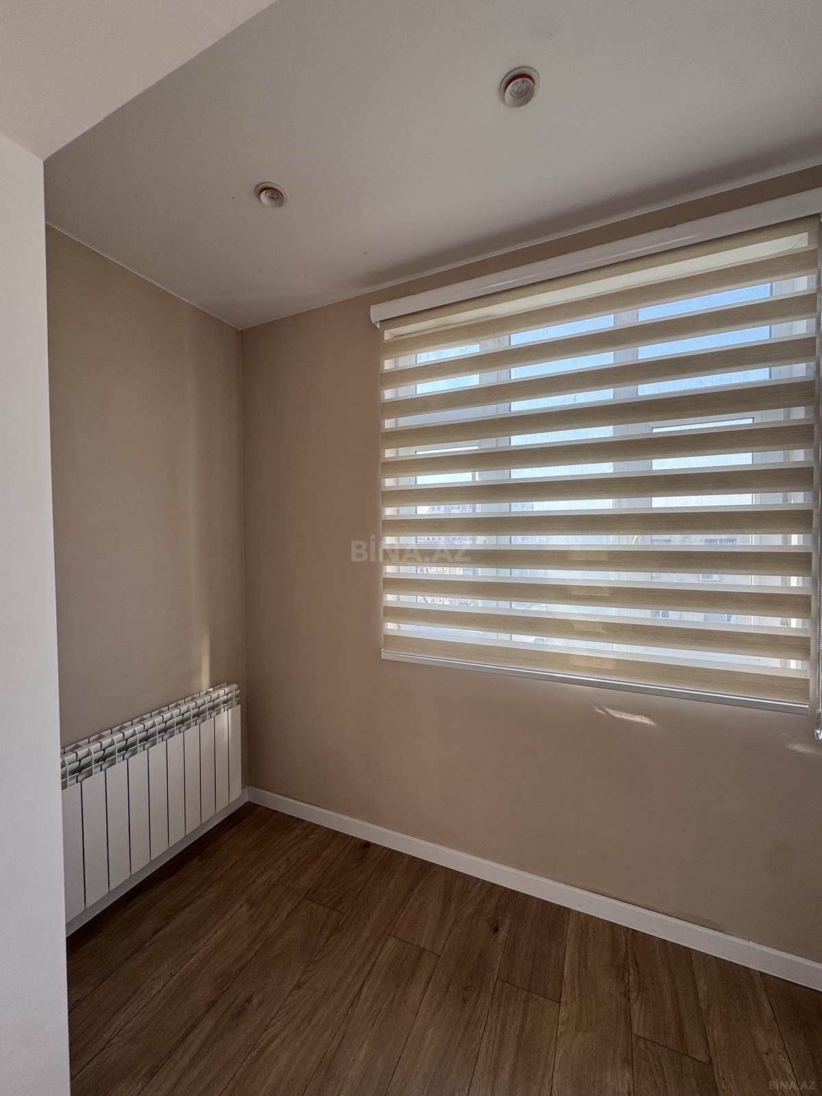 3 otaqlı Köhnə tikili, Bakıxanov q., Bakı