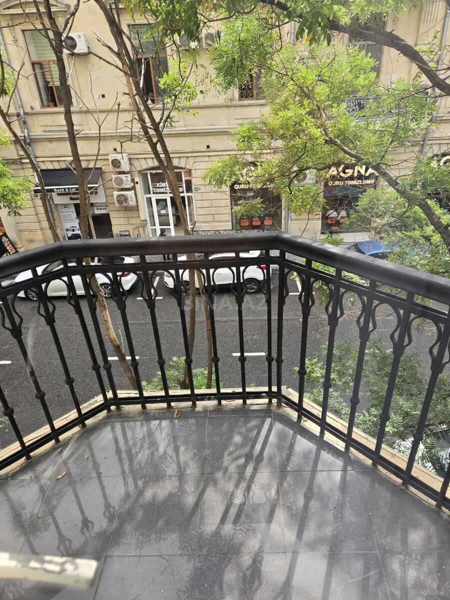 3 otaqlı Köhnə tikili, Sahil m., Bakı