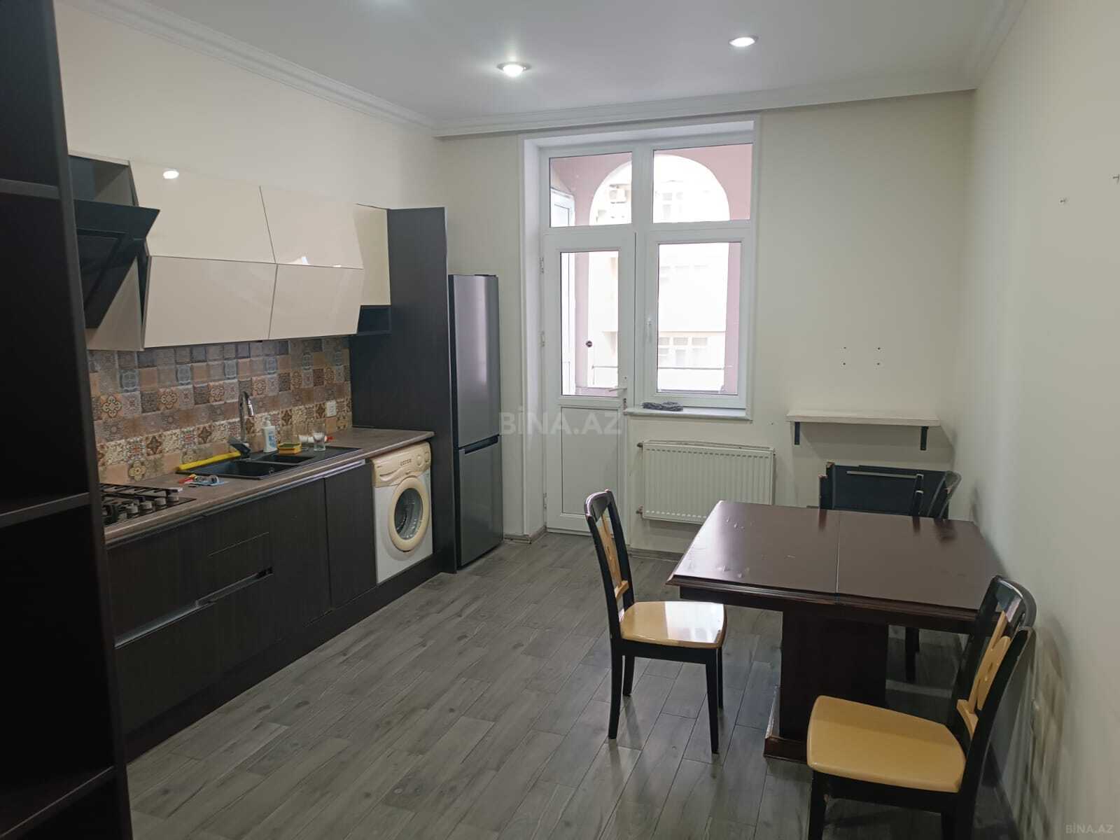 3 otaqlı Yeni tikili, Şah İsmayıl Xətai m., Bakı
