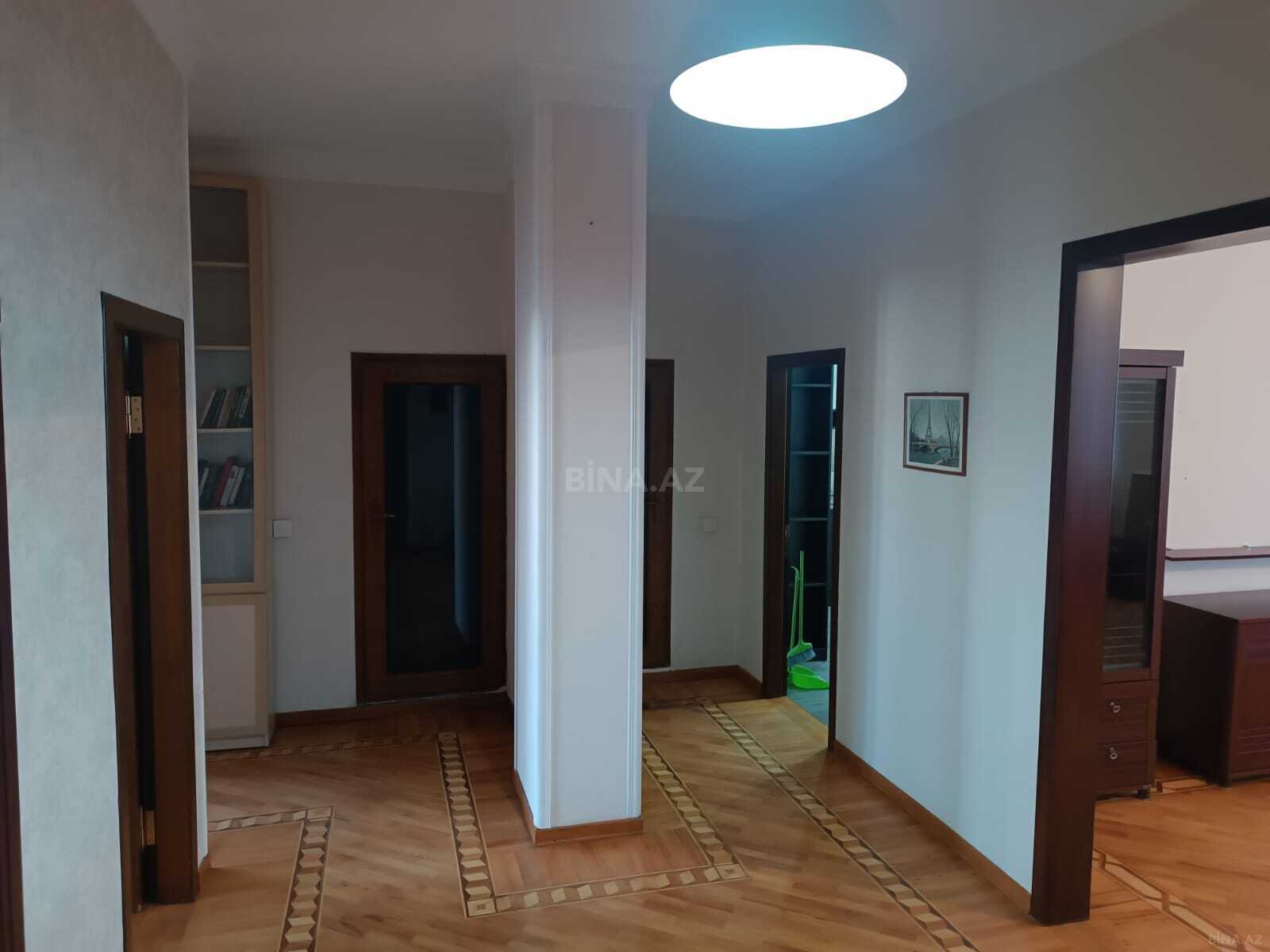 3 otaqlı Yeni tikili, Şah İsmayıl Xətai m., Bakı
