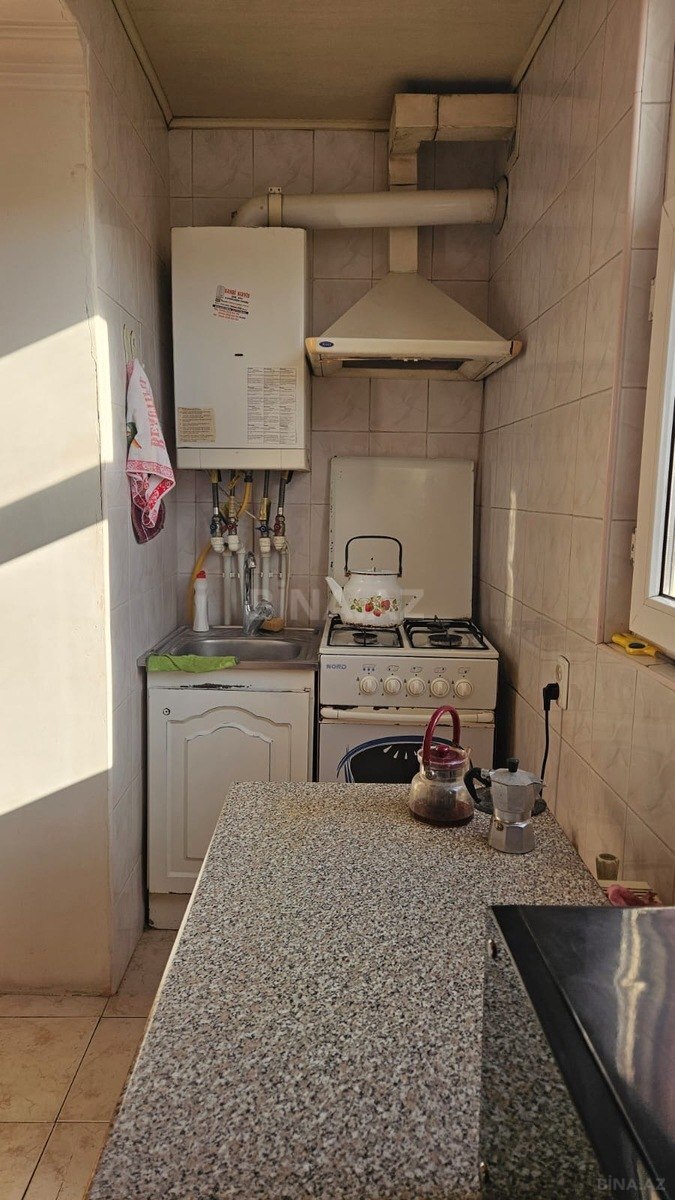 2 otaqlı Köhnə tikili, Elmlər Akademiyası m., Bakı