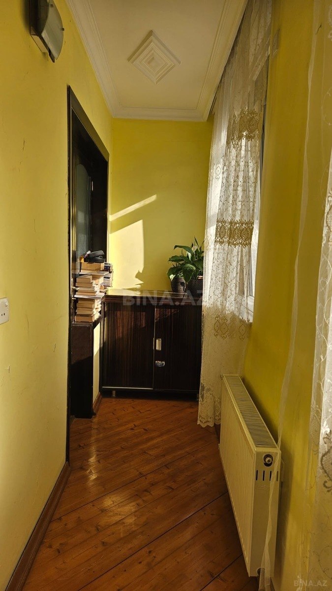 2 otaqlı Köhnə tikili, Elmlər Akademiyası m., Bakı
