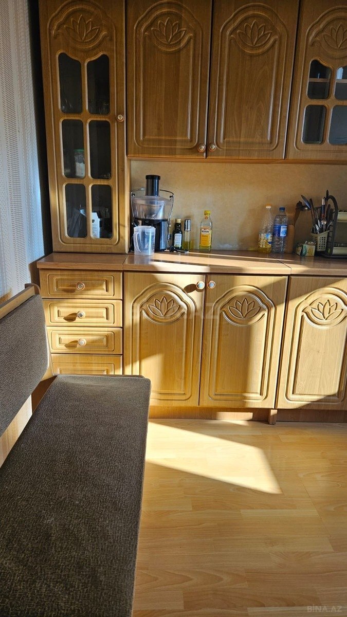 2 otaqlı Köhnə tikili, Elmlər Akademiyası m., Bakı