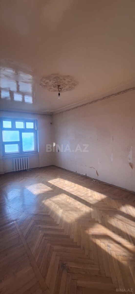 3 otaqlı Köhnə tikili, Qara Qarayev m., Bakı