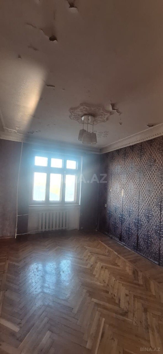 3 otaqlı Köhnə tikili, Qara Qarayev m., Bakı