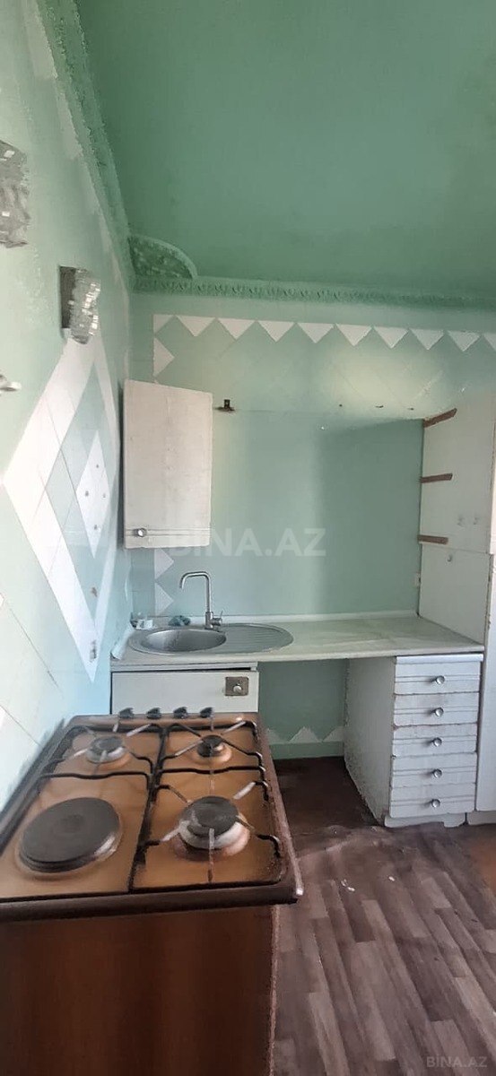 3 otaqlı Köhnə tikili, Qara Qarayev m., Bakı