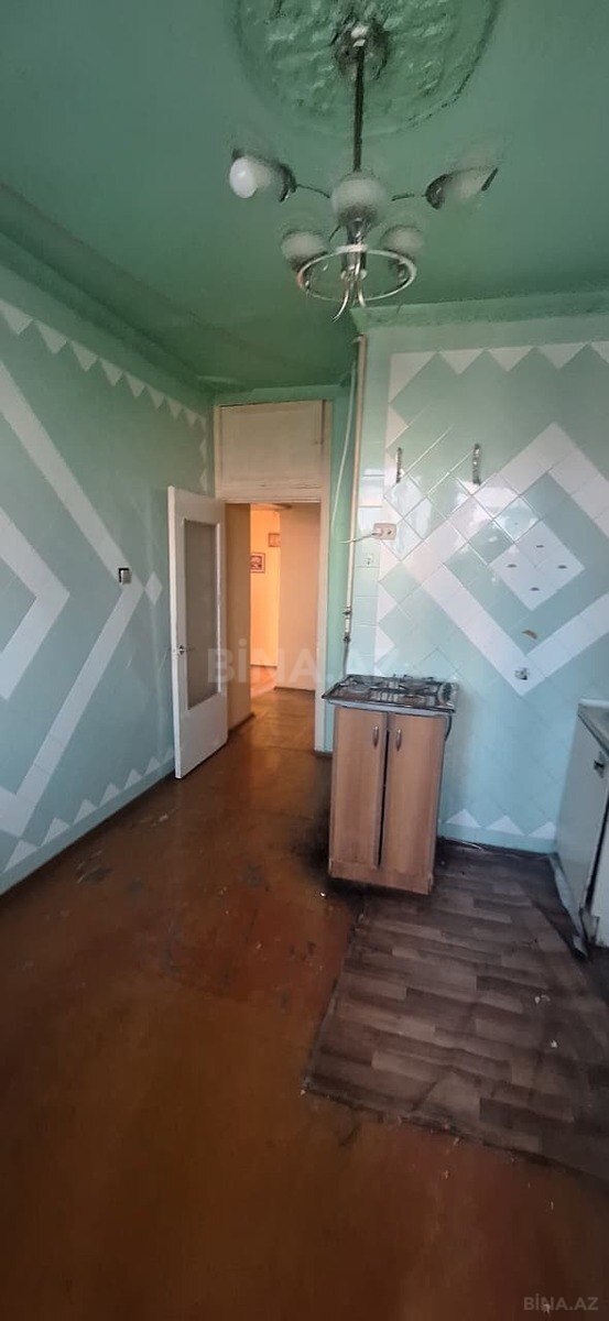 3 otaqlı Köhnə tikili, Qara Qarayev m., Bakı