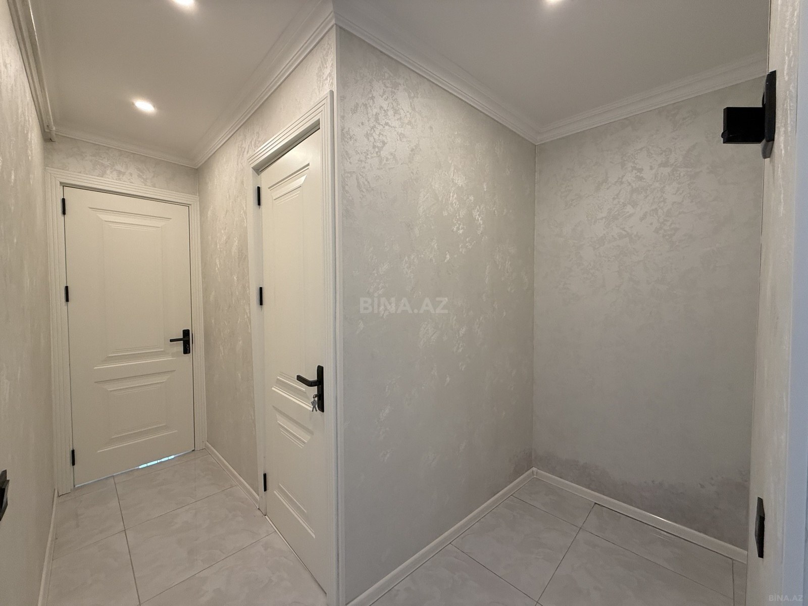2 otaqlı Köhnə tikili, Neftçilər m., Bakı