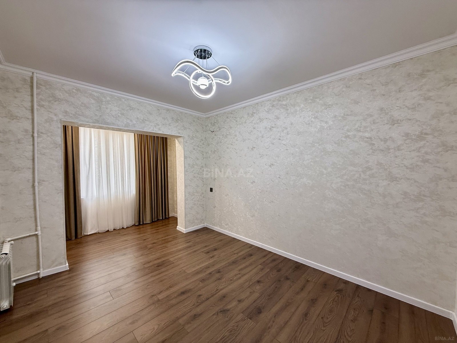 2 otaqlı Köhnə tikili, Xalqlar Dostluğu m., Bakı