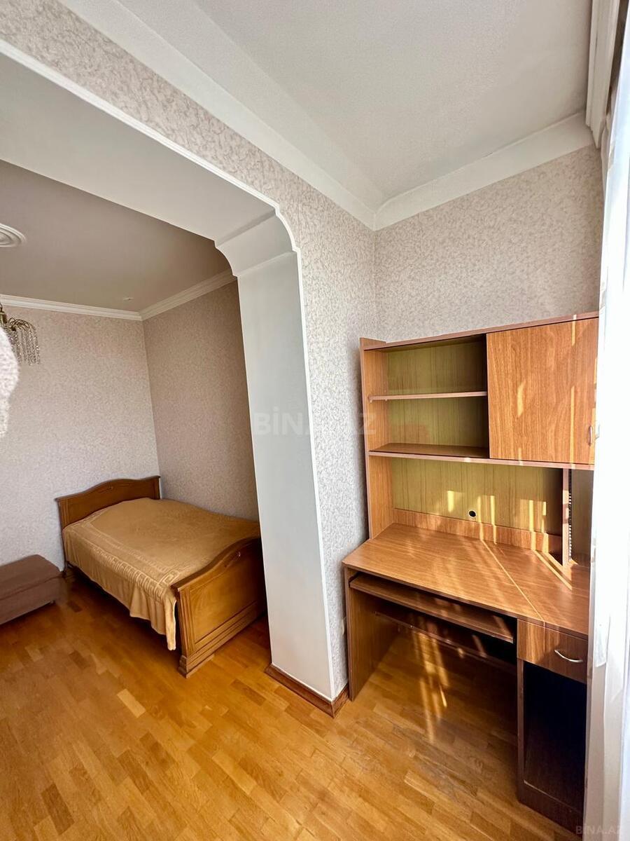 3 otaqlı Köhnə tikili, Əhmədli m., Bakı