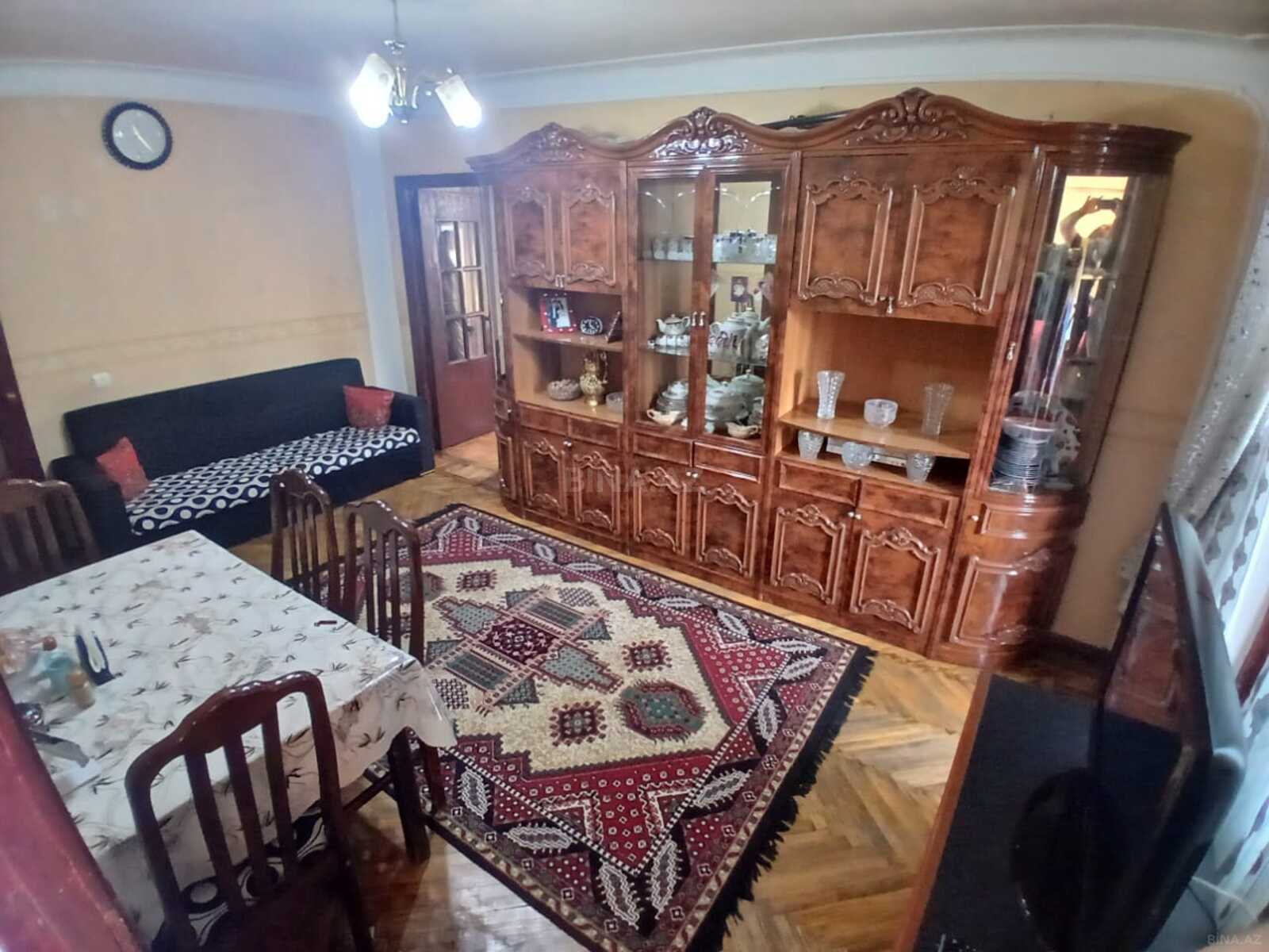 2 otaqlı Köhnə tikili, Neftçilər m., Bakı