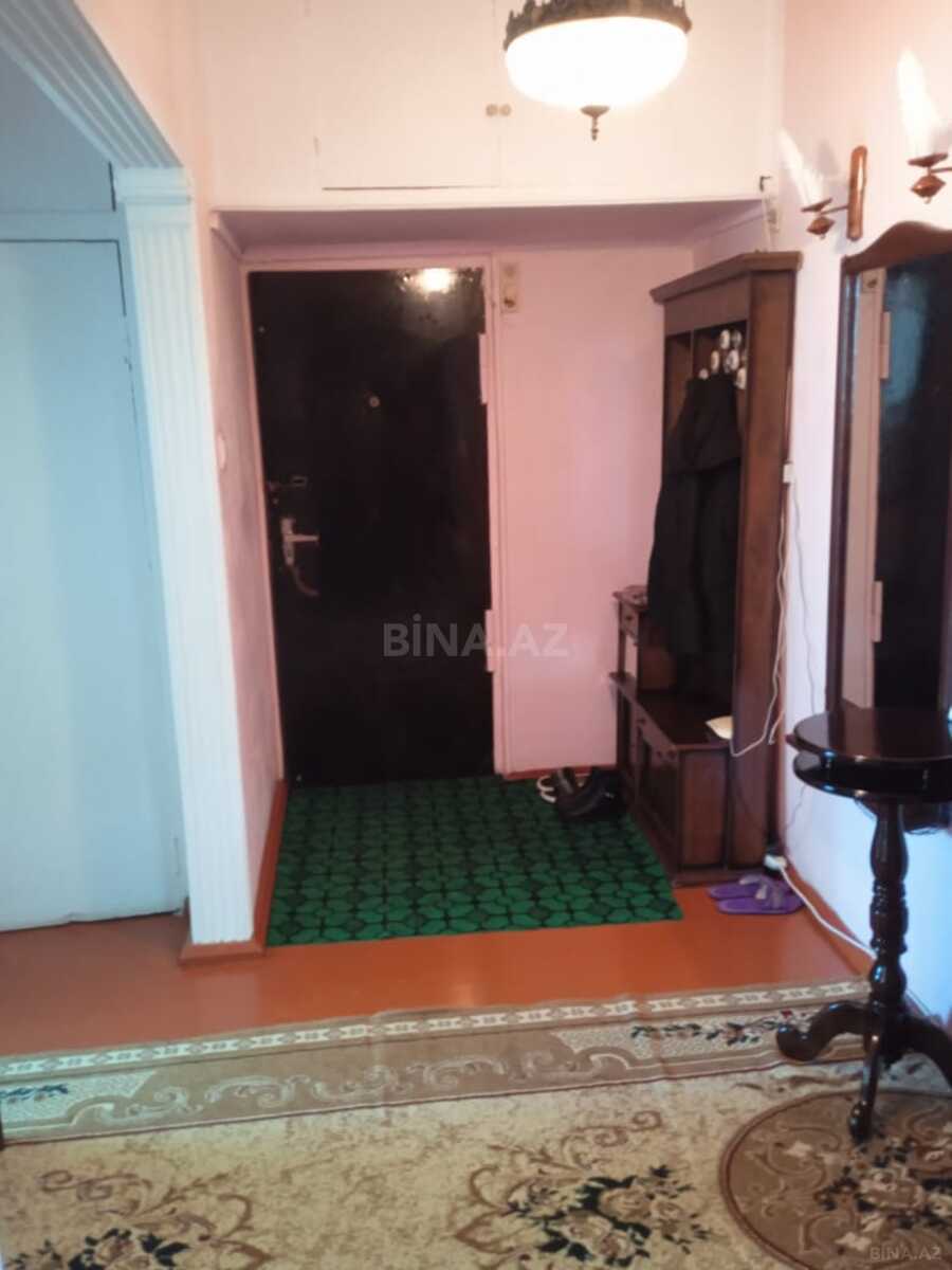 3 otaqlı Köhnə tikili, Qaraçuxur q., Bakı