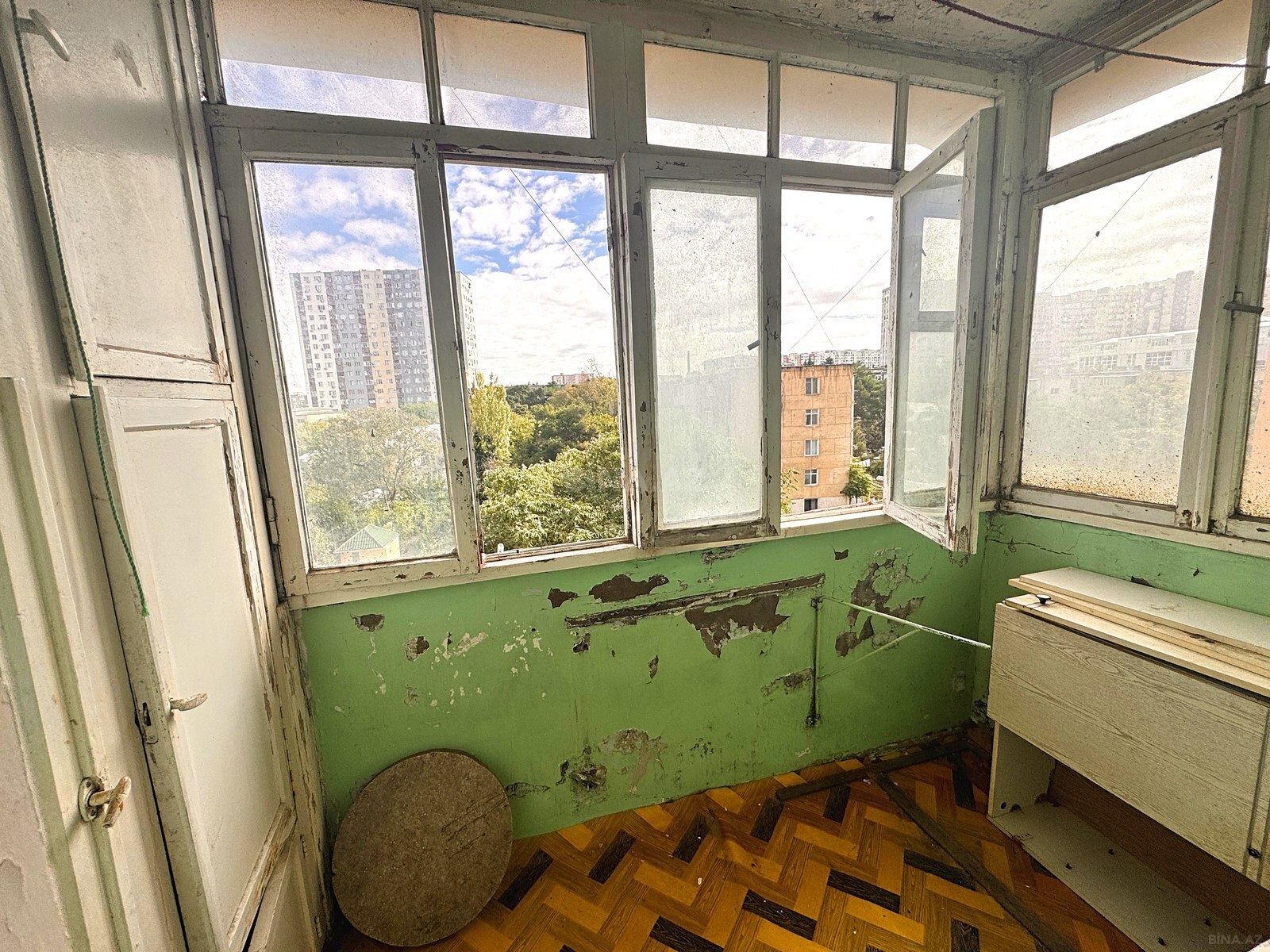 3 otaqlı Köhnə tikili, Qara Qarayev m., Bakı