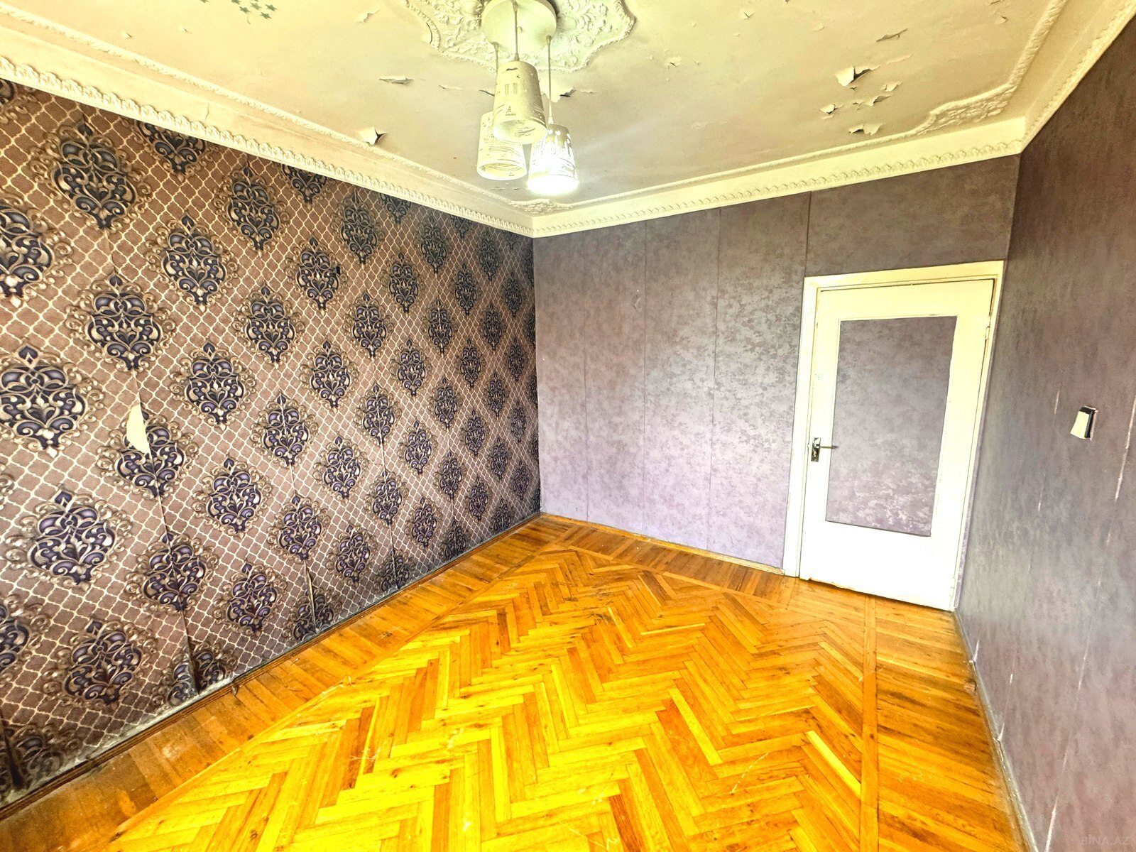 3 otaqlı Köhnə tikili, Qara Qarayev m., Bakı