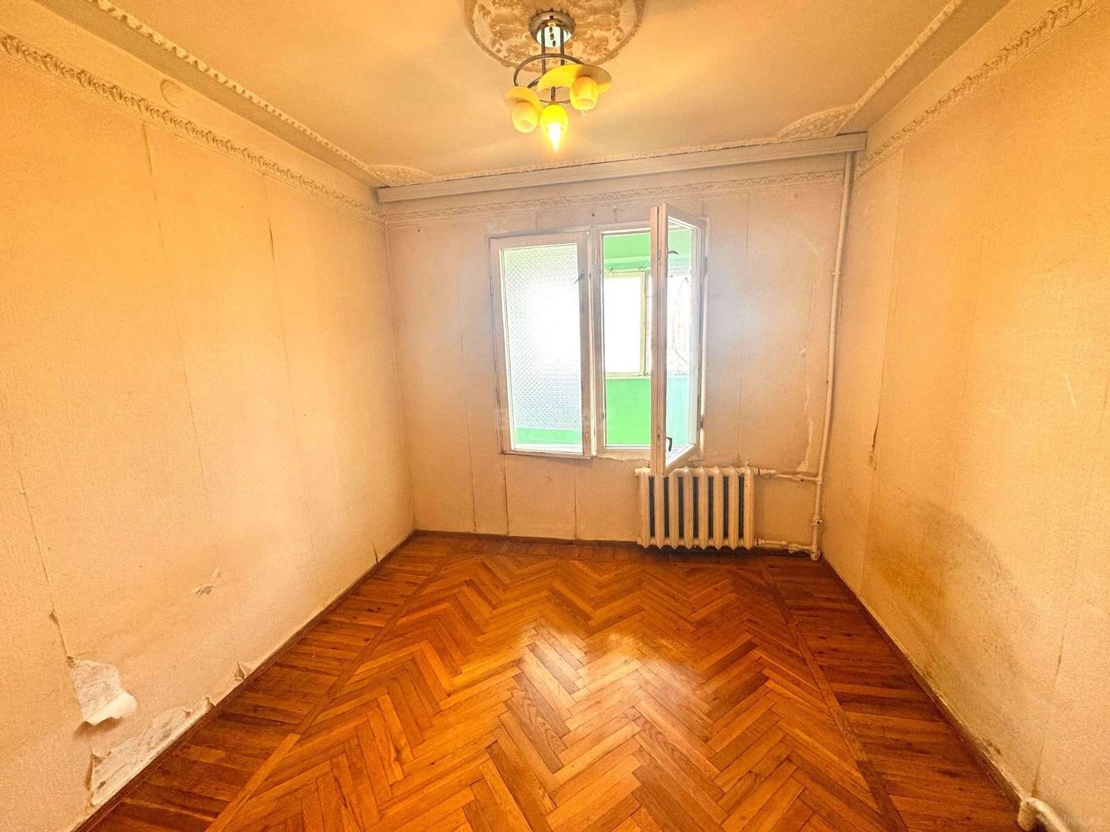 3 otaqlı Köhnə tikili, Qara Qarayev m., Bakı