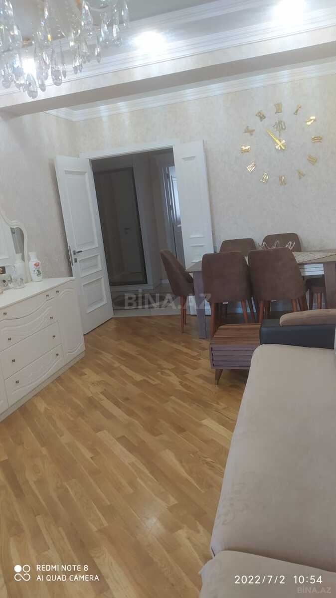 3 otaqlı Yeni tikili, Xırdalan