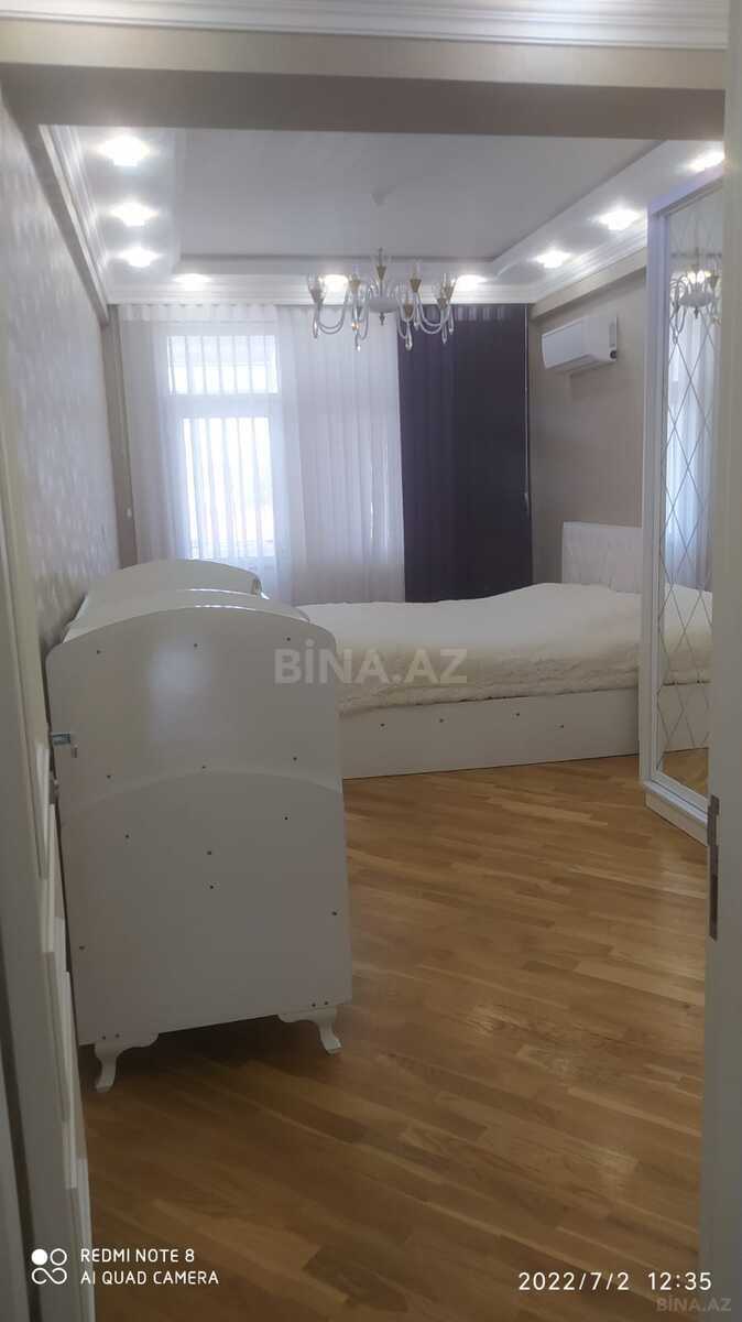 3 otaqlı Yeni tikili, Xırdalan