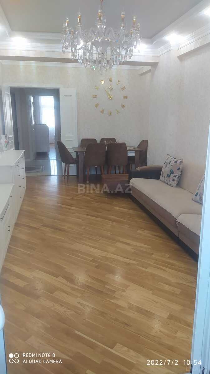 3 otaqlı Yeni tikili, Xırdalan