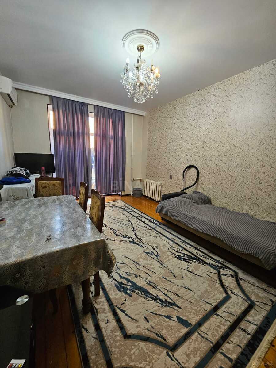 2 otaqlı Köhnə tikili, Elmlər Akademiyası m., Bakı