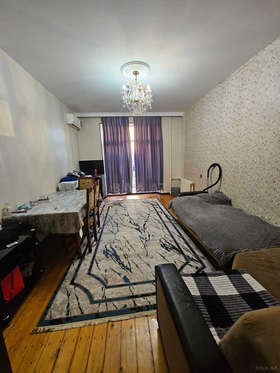 2 otaqlı Köhnə tikili, Elmlər Akademiyası m., Bakı