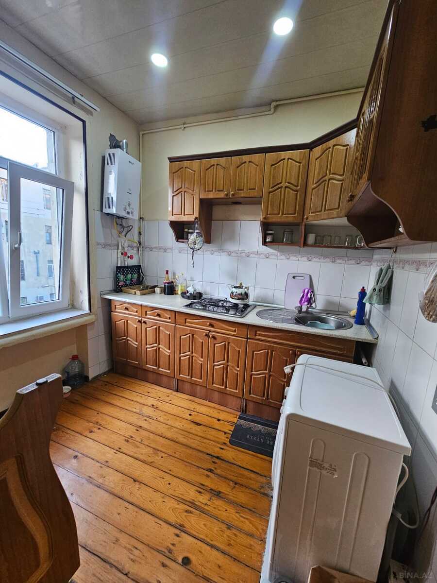 2 otaqlı Köhnə tikili, Elmlər Akademiyası m., Bakı
