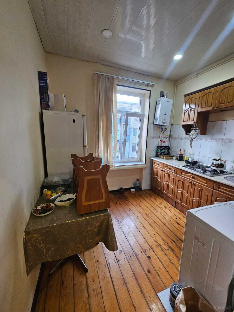 2 otaqlı Köhnə tikili, Elmlər Akademiyası m., Bakı