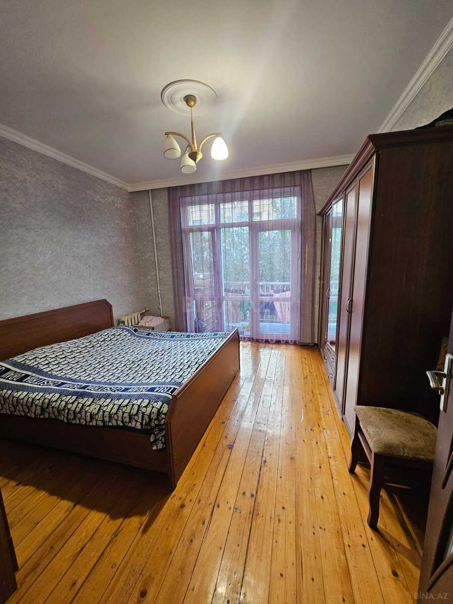 2 otaqlı Köhnə tikili, Elmlər Akademiyası m., Bakı