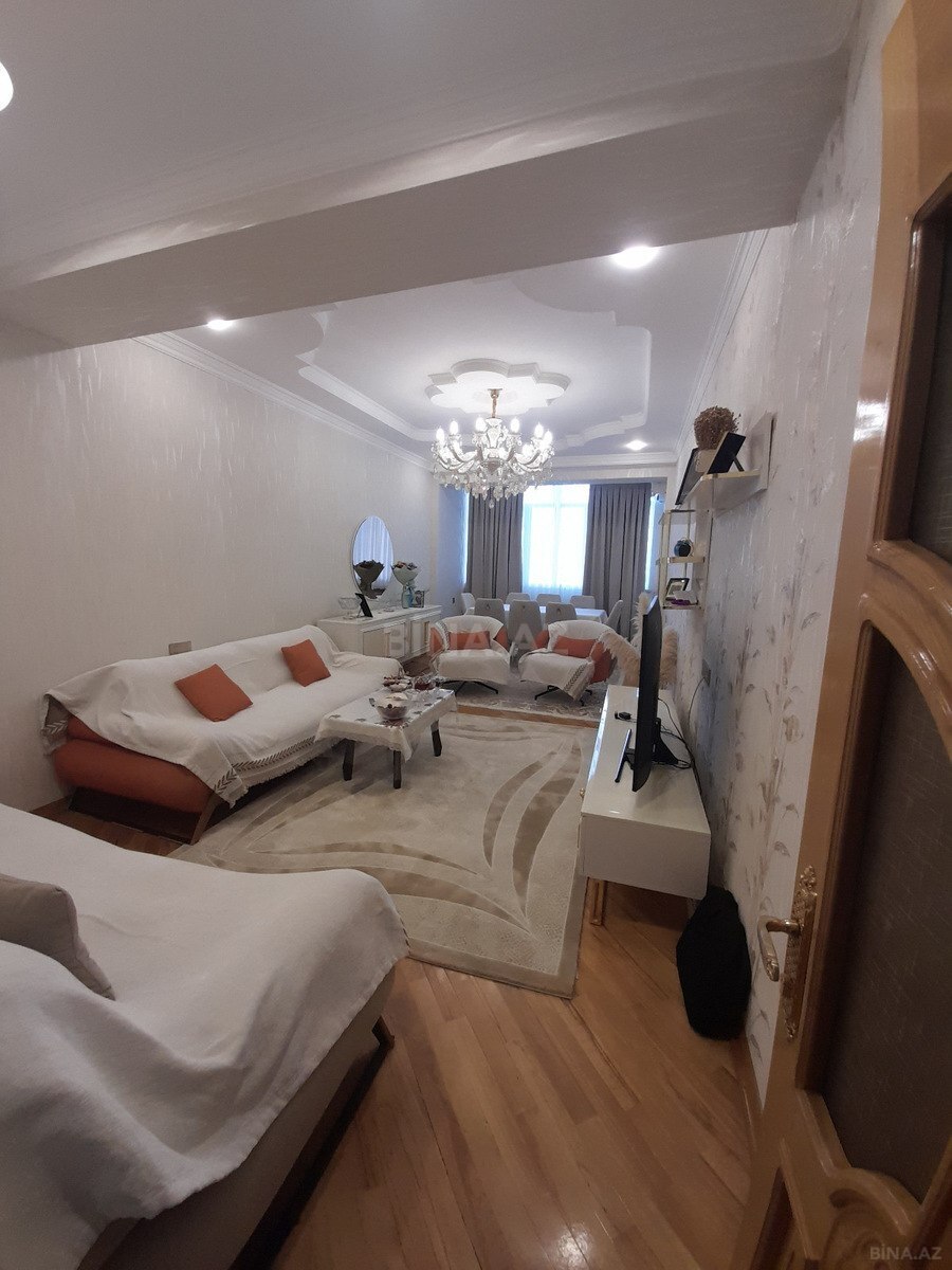 3 otaqlı Yeni tikili, Neftçilər m., Bakı