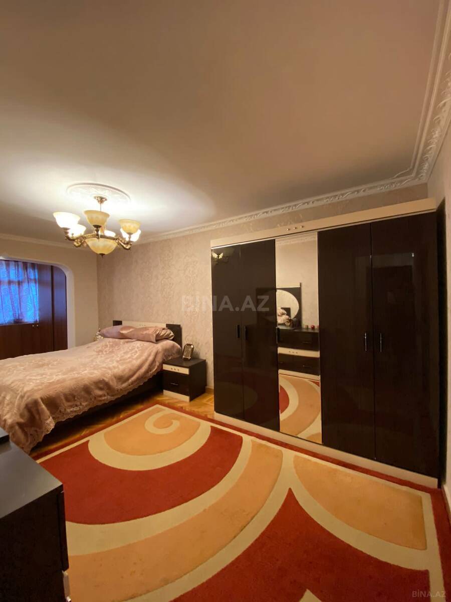 4 otaqlı Köhnə tikili, Neftçilər m., Bakı