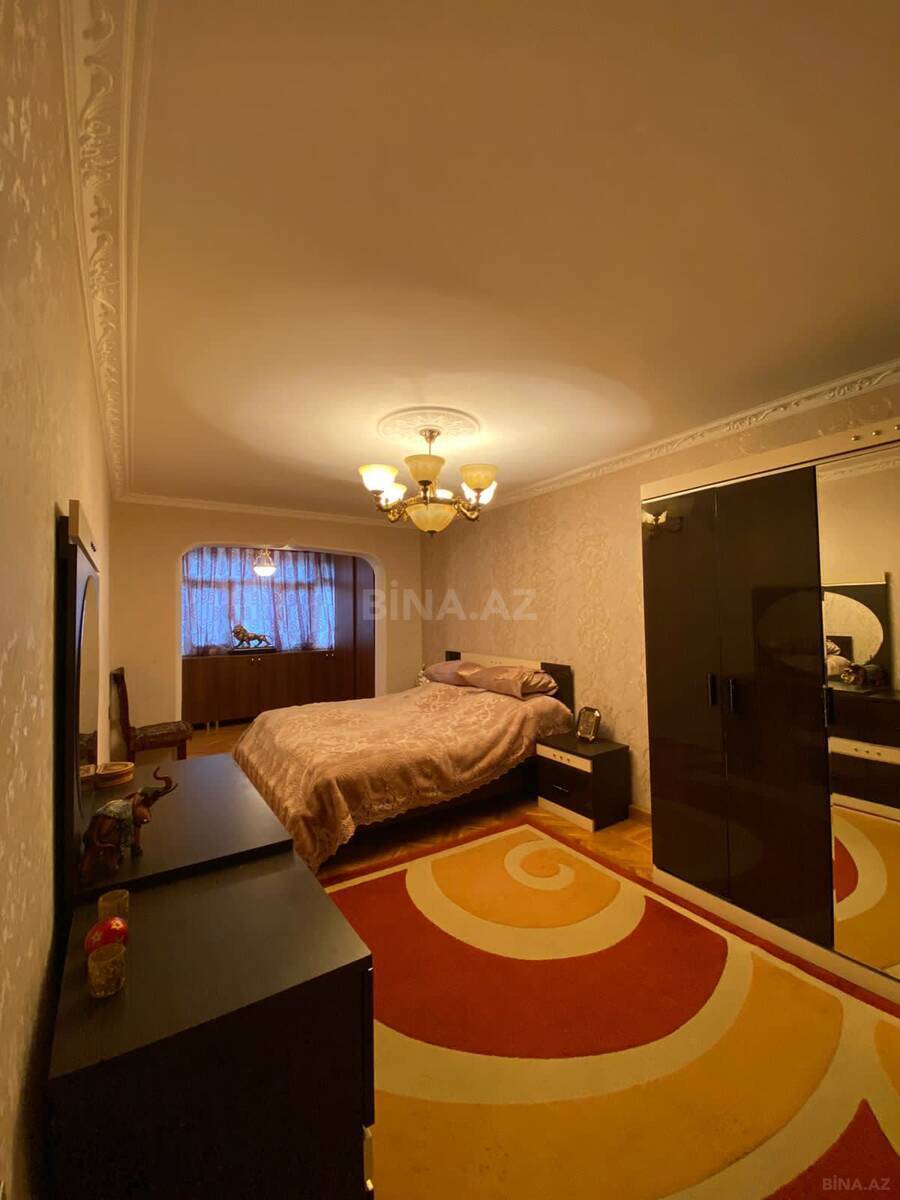 4 otaqlı Köhnə tikili, Neftçilər m., Bakı
