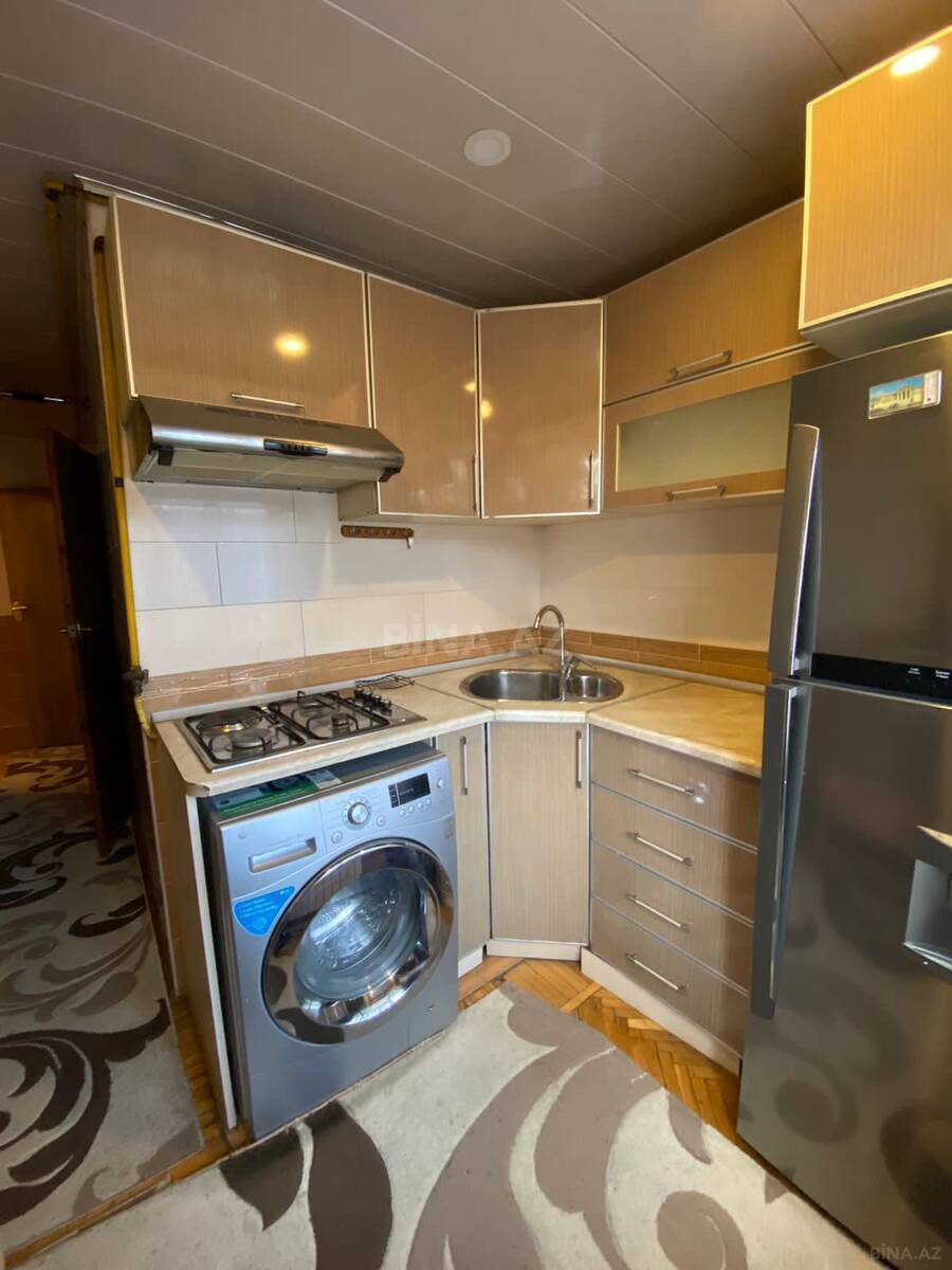 4 otaqlı Köhnə tikili, Neftçilər m., Bakı