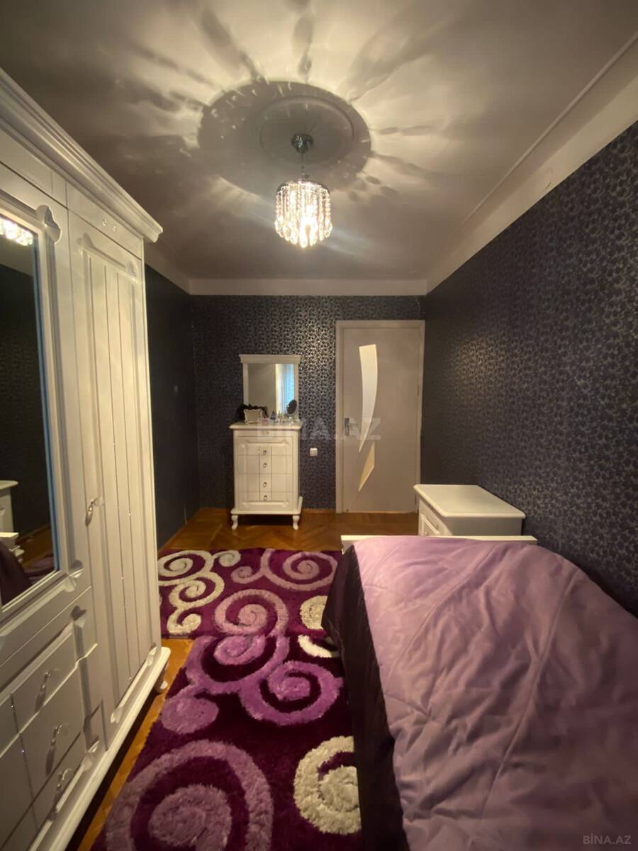 4 otaqlı Köhnə tikili, Neftçilər m., Bakı