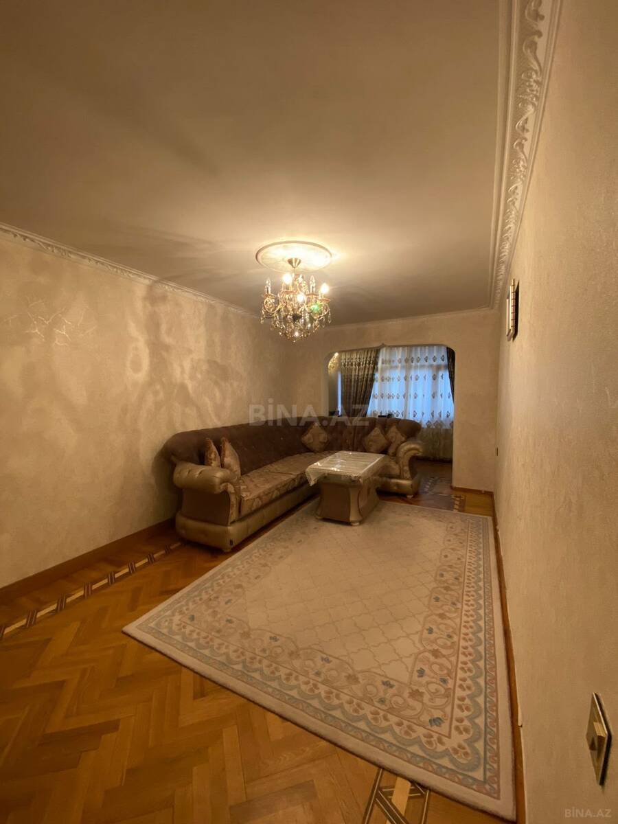 4 otaqlı Köhnə tikili, Neftçilər m., Bakı