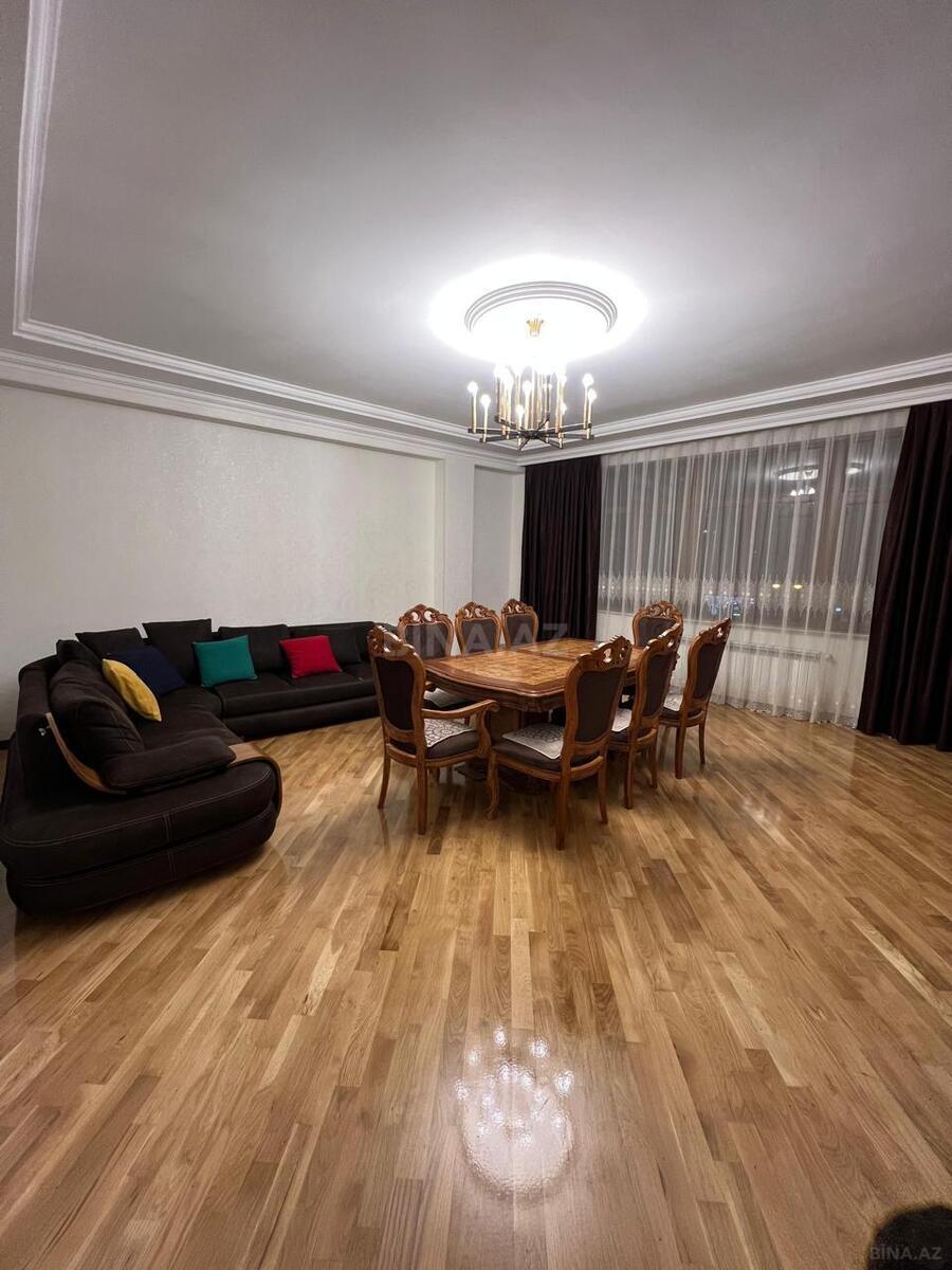 3 otaqlı Yeni tikili, Şah İsmayıl Xətai m., Bakı