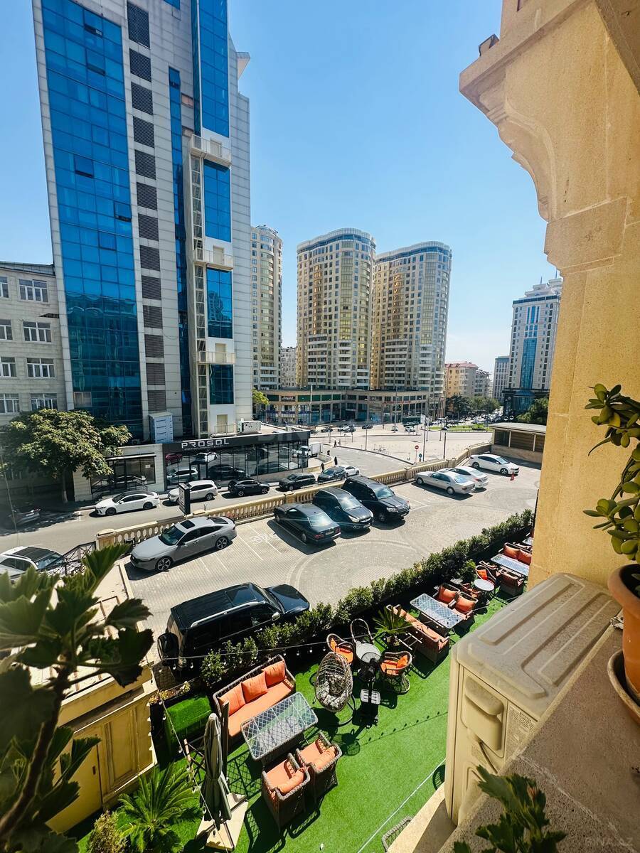 2 otaqlı Köhnə tikili, Nizami m., Bakı