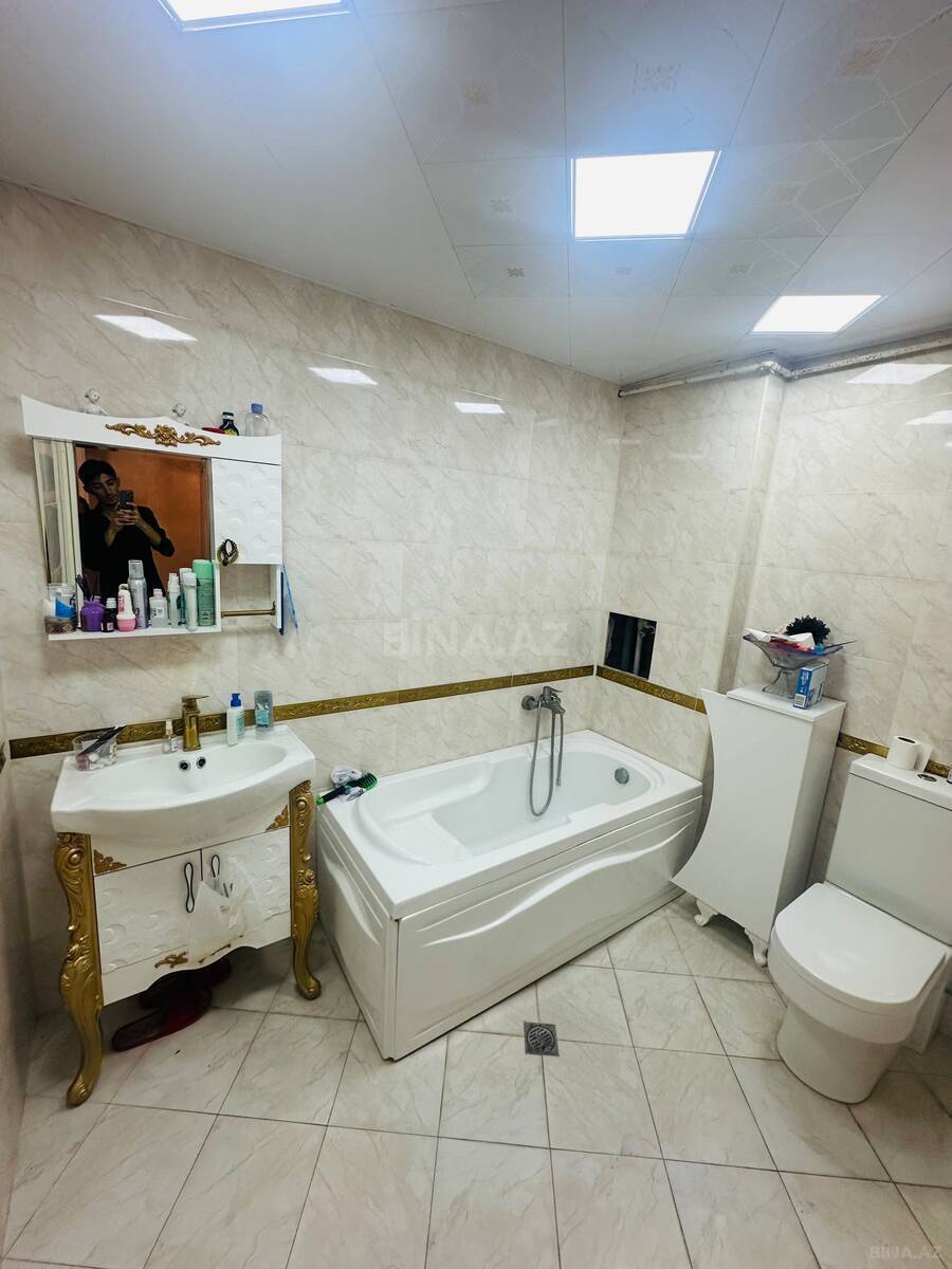 2 otaqlı Köhnə tikili, Nizami m., Bakı