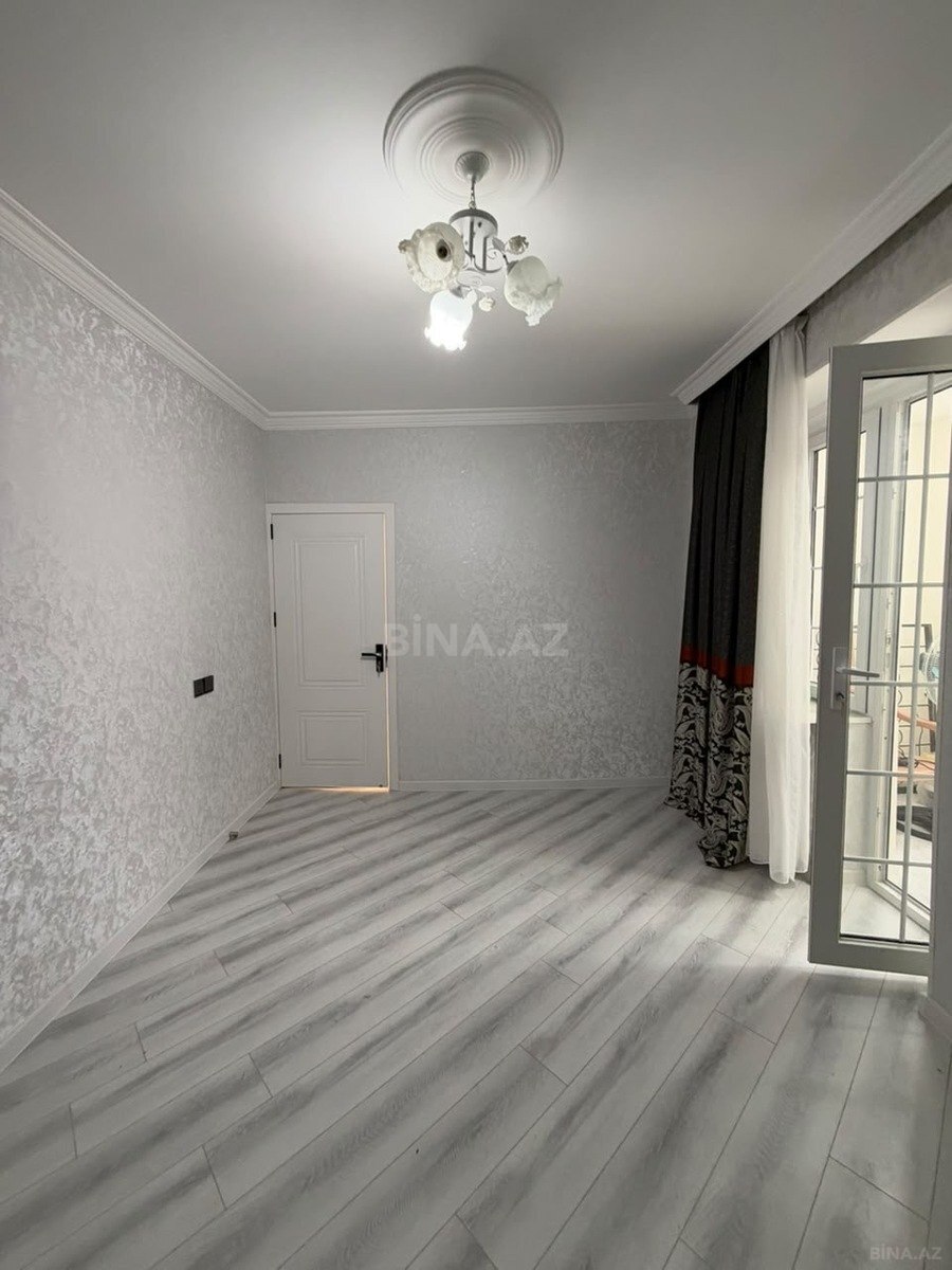 3 otaqlı Köhnə tikili, Həzi Aslanov m., Bakı