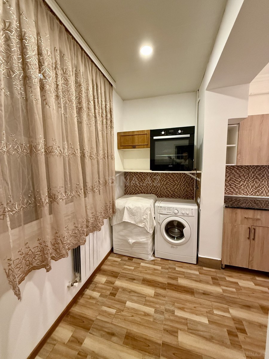 3 otaqlı Köhnə tikili, 28 May m., Bakı