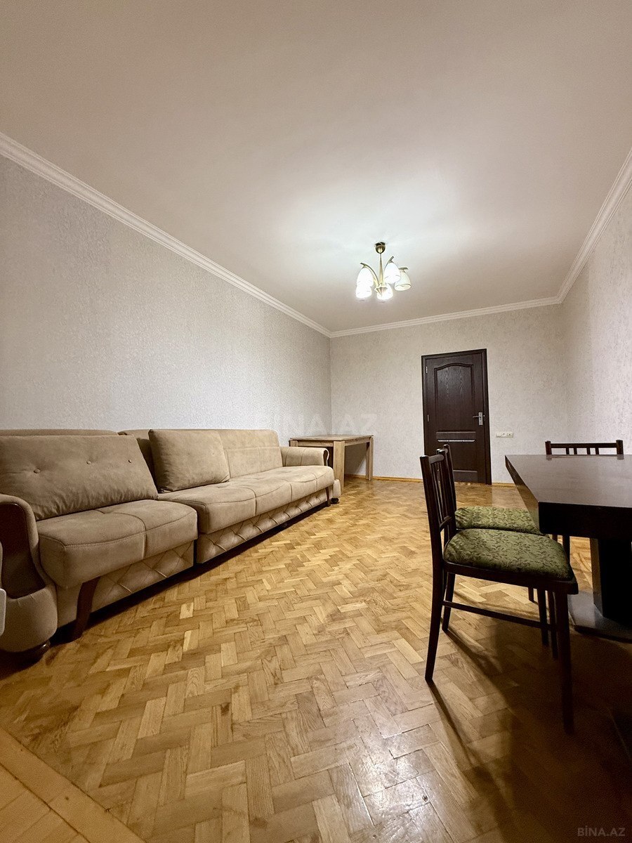 3 otaqlı Köhnə tikili, 28 May m., Bakı