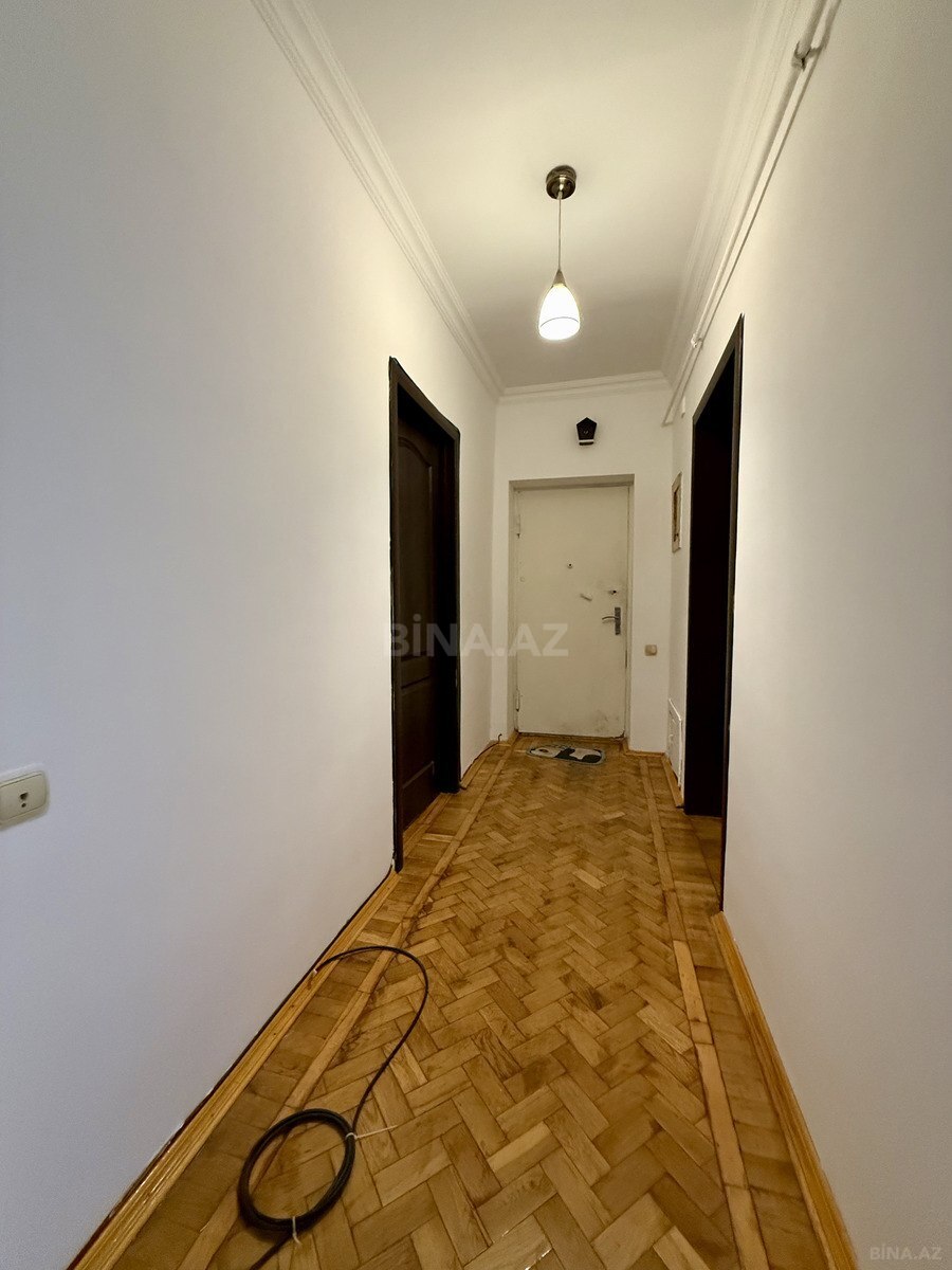 3 otaqlı Köhnə tikili, 28 May m., Bakı