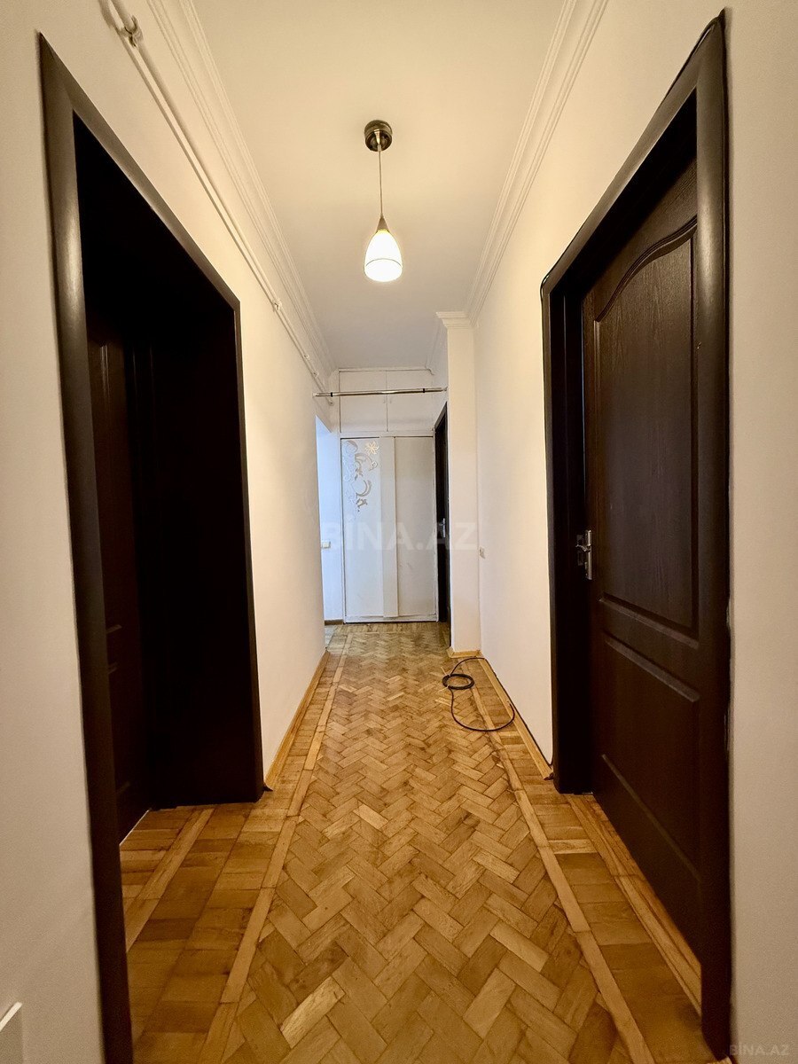 3 otaqlı Köhnə tikili, 28 May m., Bakı