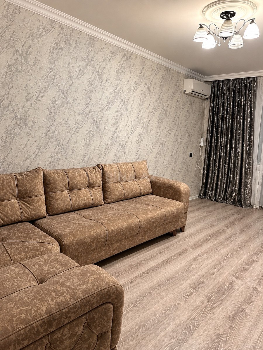 2 otaqlı Köhnə tikili, Neftçilər m., Bakı