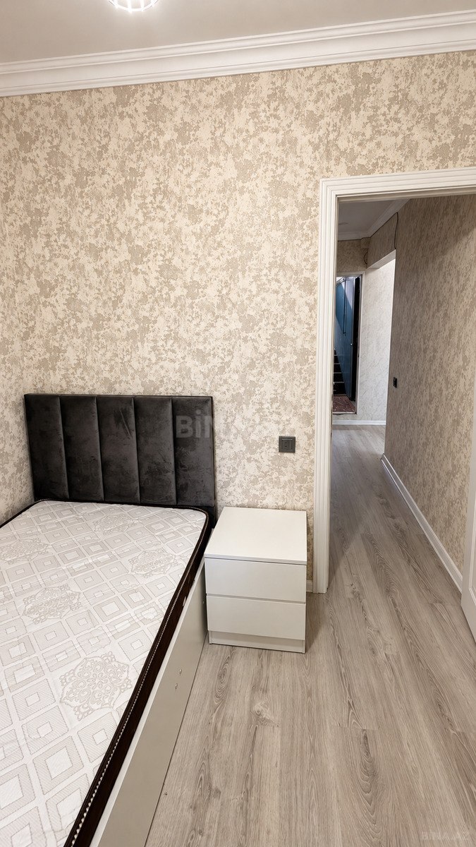 2 otaqlı Köhnə tikili, Neftçilər m., Bakı