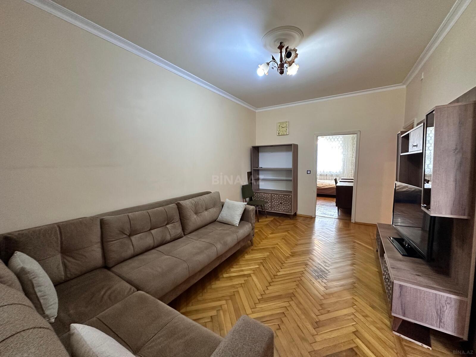 2 otaqlı Köhnə tikili, 8 Noyabr m., Bakı