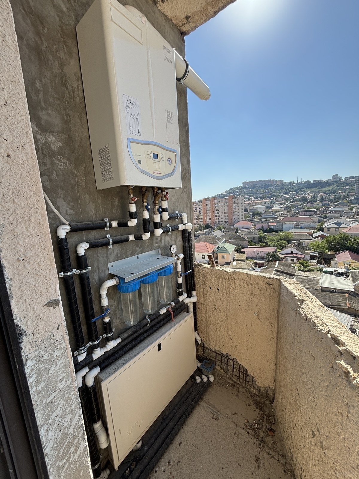 4 otaqlı Köhnə tikili, Qaraçuxur q., Bakı